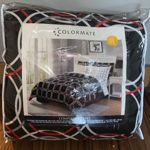 Queen Size multicolored Bedset